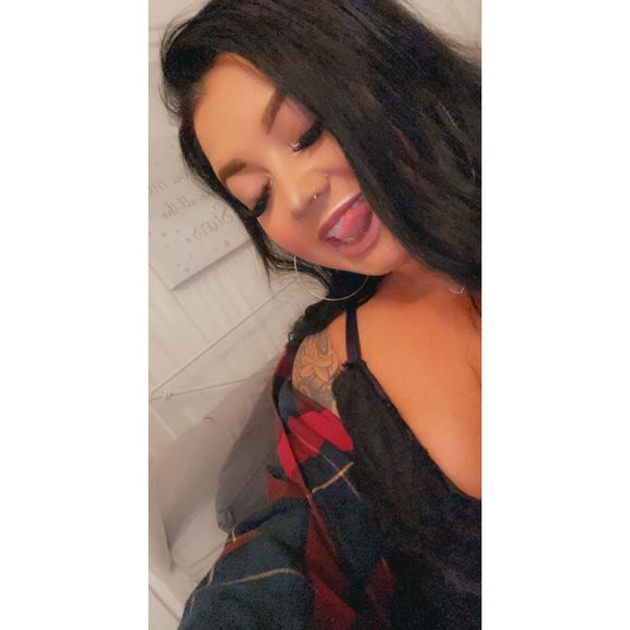 Profile Picture of Alyssa Dressor (@adressor) on Poshmark