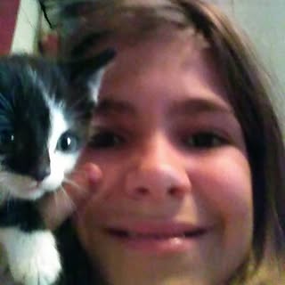 Profile Picture of Cheyenne Hess (@ahaltbobbie) on Instagram