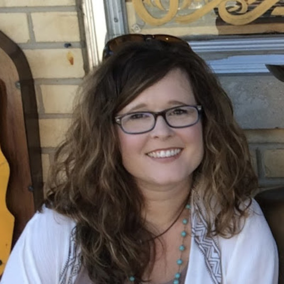 Profile Picture of Tonya smith Barnett (@tlsbarnett) on Poshmark