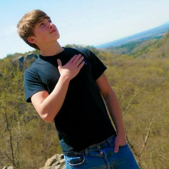 Profile Picture of Jade Speers (@tyronesp) on Poshmark