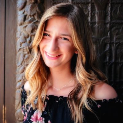 Profile Picture of Amelia Sims (@arosesims) on Twitter