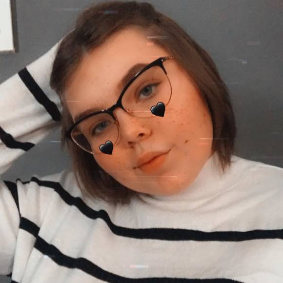 Profile Picture of Mariah Froncek (@mfroncek51899) on Poshmark