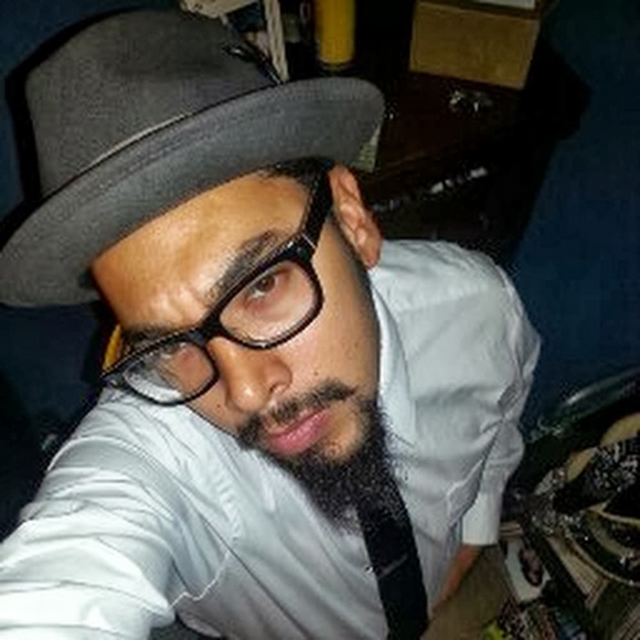 Profile Picture of Alan Enriquez (@alan92890) on Poshmark
