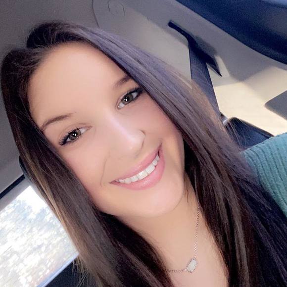 Profile Picture of Lexie ruth Freeman (@lexieruth) on Poshmark