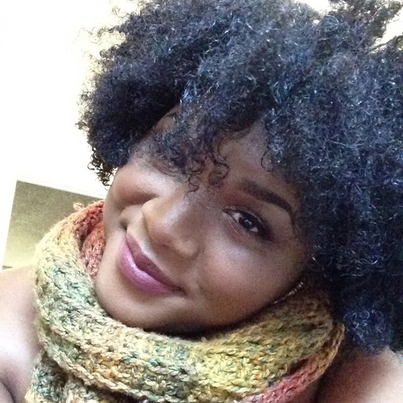 Profile Picture of Danielle Brigham (@d_a_n_i_) on Poshmark