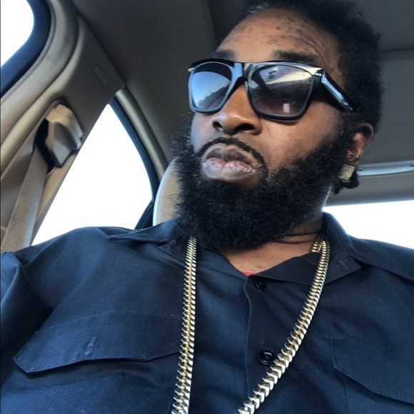 Profile Picture of Steve Hyatt (@slicaloso) on Poshmark