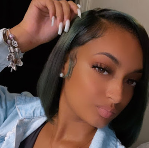 Profile Picture of Liz Navedo (@liznavedo03) on Poshmark