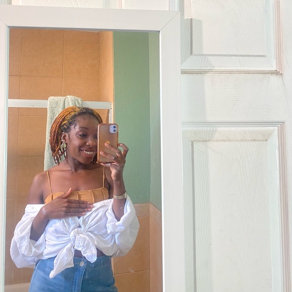 Profile Picture of Amaka Ofomata (@amakaofomata) on Poshmark