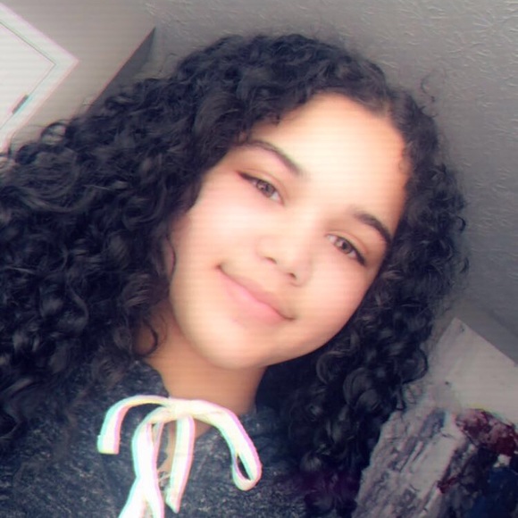 Profile Picture of Alivea Moore (@aliveam) on Poshmark