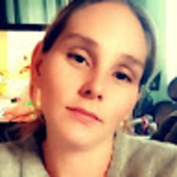 Profile Picture of Melissa Rifanburg (@melissarifanbur) on Poshmark