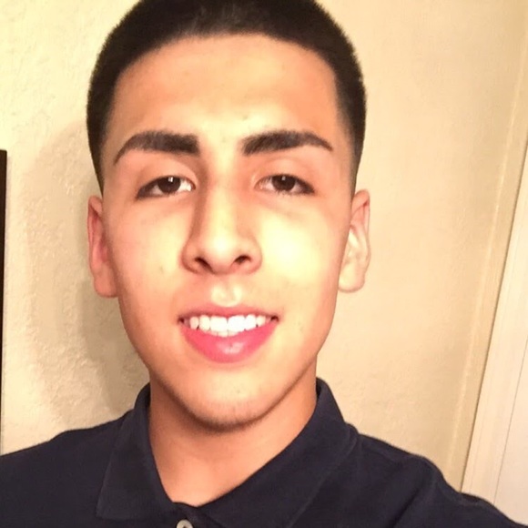 Profile Picture of Chris Rocha (@bebok14) on Poshmark