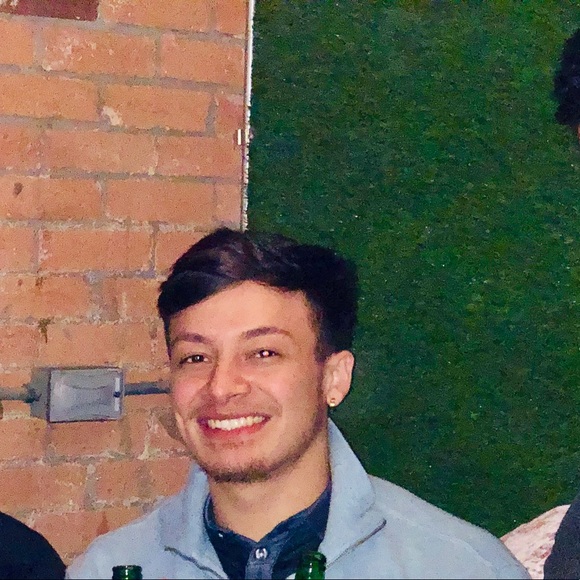 Profile Picture of Manuel Araujo (@manuel19997) on Poshmark