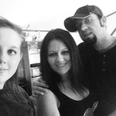 Profile Picture of April James Whitman (@Ro33922050James) on Twitter