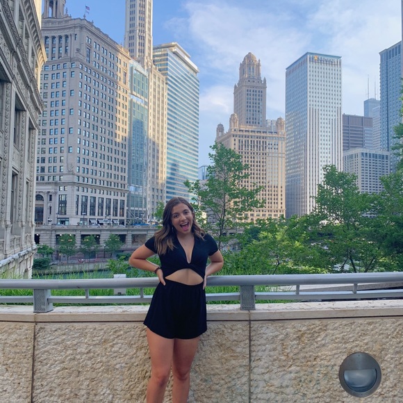 Profile Picture of Angie Bartolone (@angie_bartolone) on Poshmark
