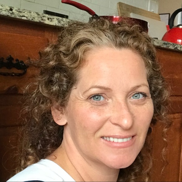 Profile Picture of Amy Ferimer (@amy_ferimer) on Poshmark