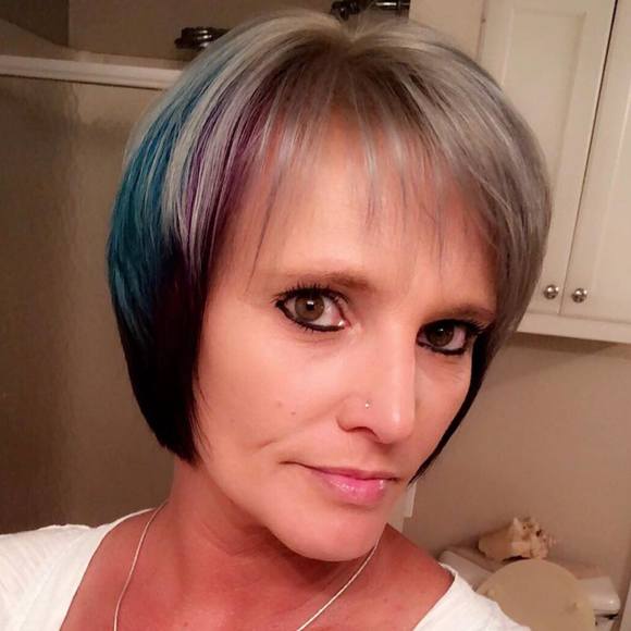 Profile Picture of Tina Deville (@tina_deville_24) on Poshmark