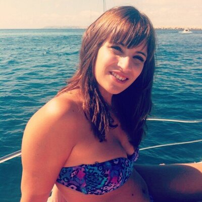 Profile Picture of Esther Santiago (@esthersantiago1) on Twitter