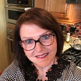 Profile Picture of Rebecca Bigger-Thomas (@rebeccabiggerth) on Pinterest