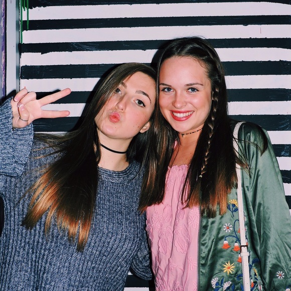 Profile Picture of Amanda Fulcher (@amandafulcher) on Poshmark