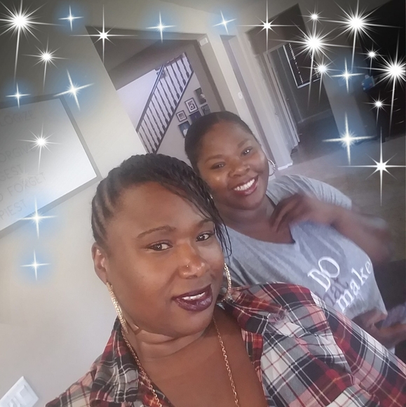 Profile Picture of Kanisha Vanhook (@kanishavanhook) on Poshmark
