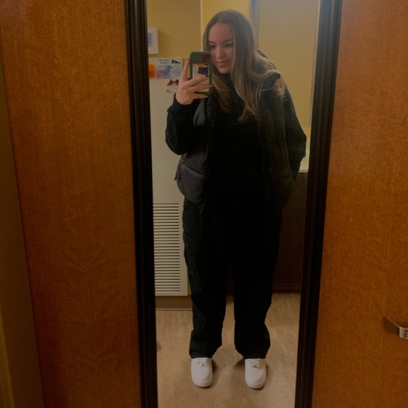 Profile Picture of Kate Gelm (@kaitlyngelman) on Poshmark