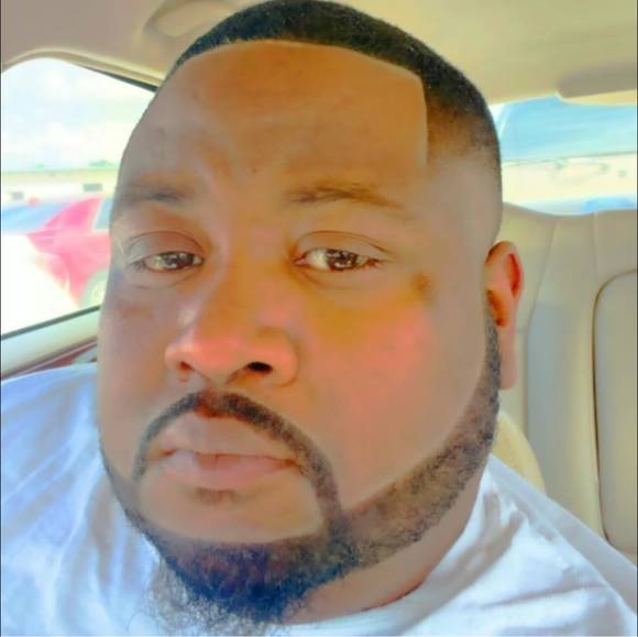 Profile Picture of Kerwin Blount (@kerwinblount) on Poshmark