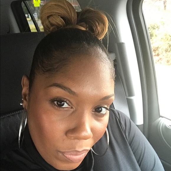 Dawn Durant - Poshmark Profile Picture of Dawn Durant (@ddurant37) on Poshmark