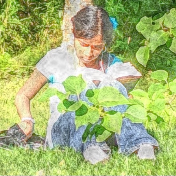 Profile Picture of Anjali Turkington (@wrenling) on Poshmark