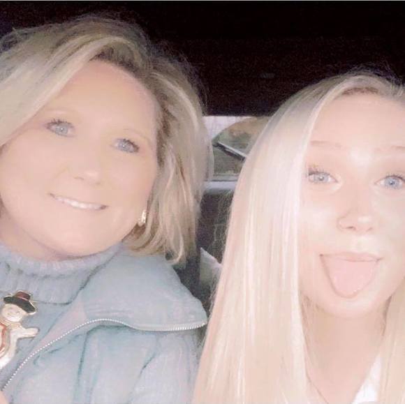 Profile Picture of Tammy Stokes (@tammystokes29) on Poshmark