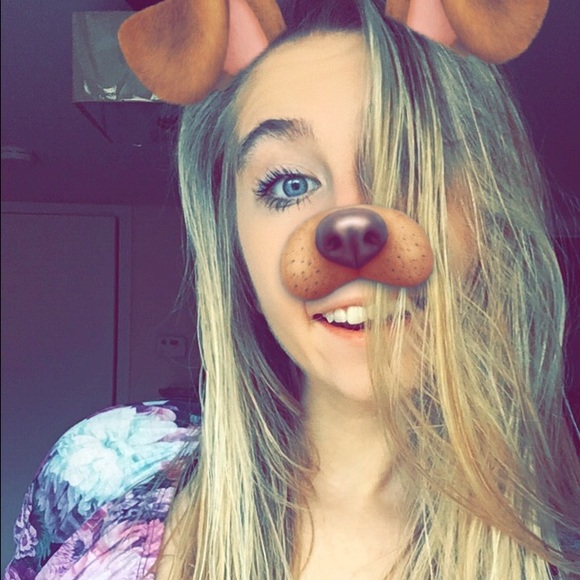 Jerrica Brozowski - Poshmark Profile Picture of Jerrica Brozowski (@jerricaaaaa) on Poshmark