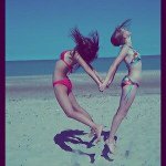 Profile Picture of 💜 Sam & Jennifer💜 (@blonde_and_brunette_101) on Instagram