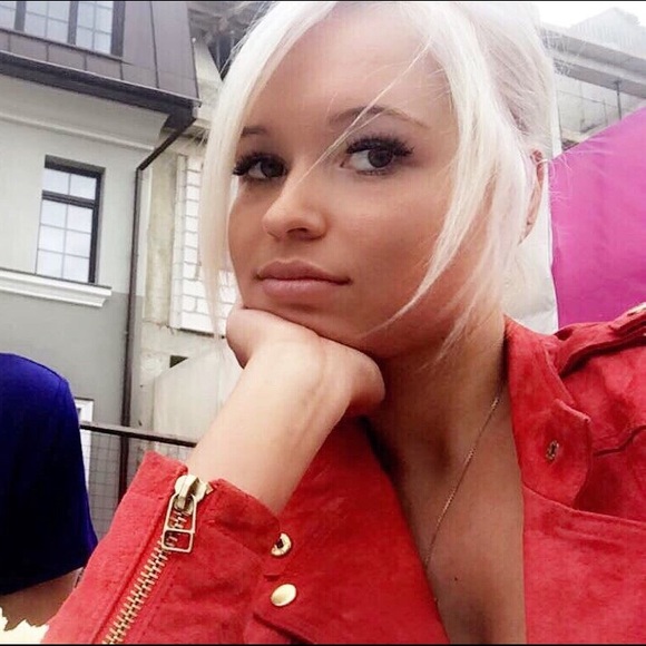Profile Picture of Volha Shablouskaya (@volhas1997) on Poshmark