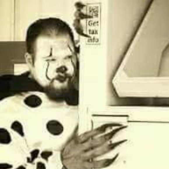 Profile Picture of Alex Hoyman (@alexhoyman) on Poshmark