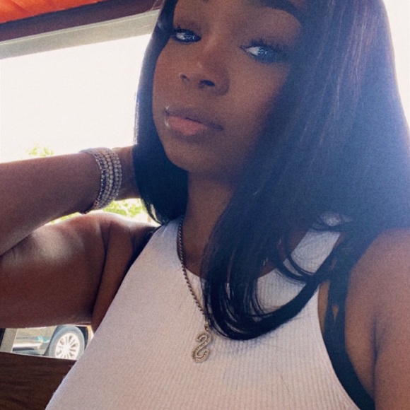 Profile Picture of Shanice Owens (@shaniceowens65) on Poshmark