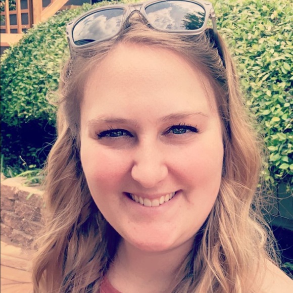 Profile Picture of Morgan Hendriks (@morganhendriks) on Poshmark
