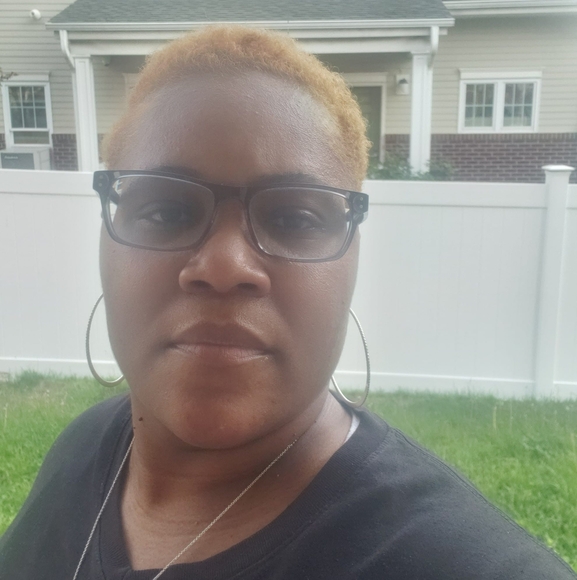 Profile Picture of Aisha Terry-faulk (@semone30) on Poshmark