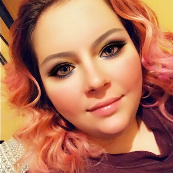 Profile Picture of Alyssa Inglese (@lmfaoalyssaxoxo) on Poshmark