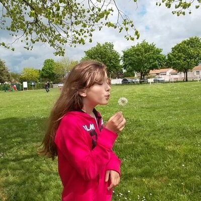 Profile Picture of Jeanne Vendé Adams (@JeanneVendAdams) on Twitter