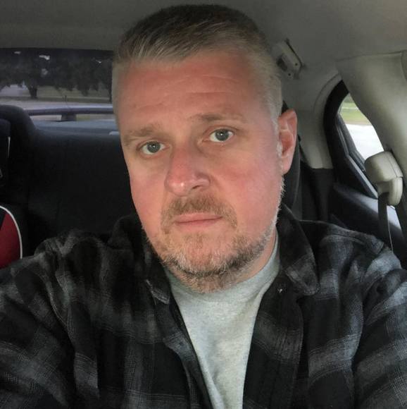 Profile Picture of Chris Crockett (@mrchriscrockett) on Poshmark