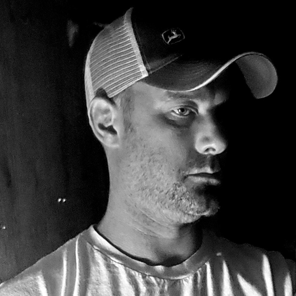 Profile Picture of Thomas Campbell (@thomascampbe800) on Poshmark