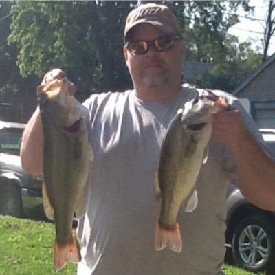 Profile Picture of Mike Burchfield (@Mikeburch73) on Twitter