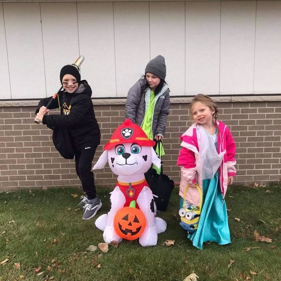 Profile Picture of Ali Dammann (@alidammann) on Poshmark