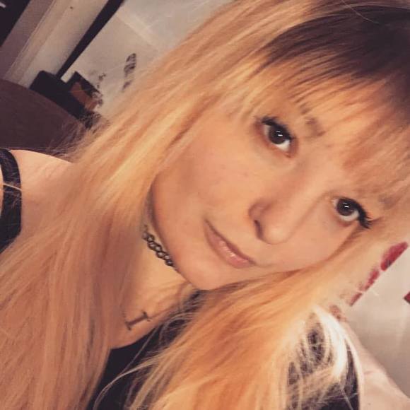 Profile Picture of Isabella Boullion (@izzy8572) on Poshmark