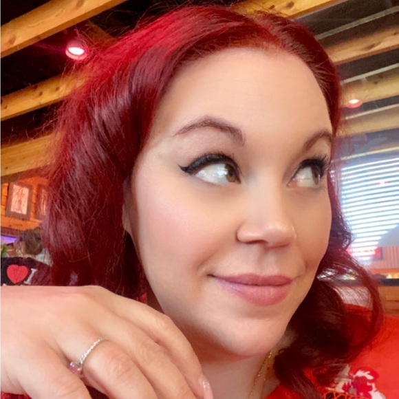 Profile Picture of Kim Bruccoleri (@noelsprincess) on Poshmark