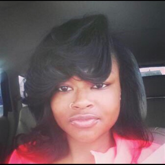 Profile Picture of Larrielle Vance (@larrielle_vance) on Poshmark