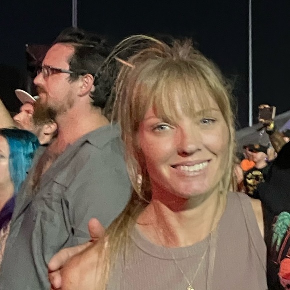 Profile Picture of Meredith Mckendrick (@mermckendrick) on Poshmark