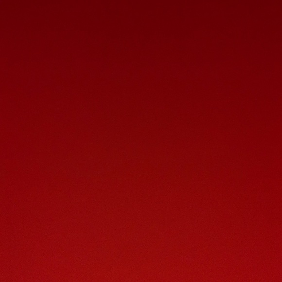 Profile Picture of Jules Allen (@julesallen207) on Poshmark