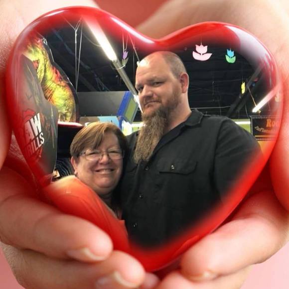 Profile Picture of Robin Krieter (@krieter) on Poshmark