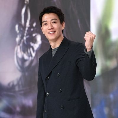 Profile Picture of Kim Rae Won (@drhongjihong) on Twitter