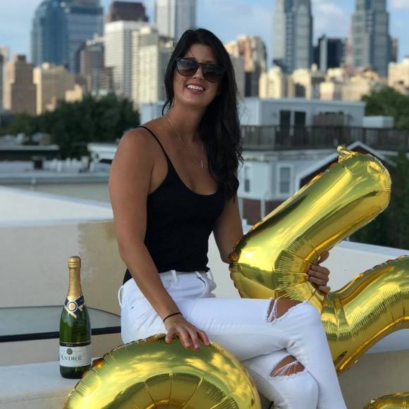 Profile Picture of Lauren Meloni (@lmeloni) on Poshmark